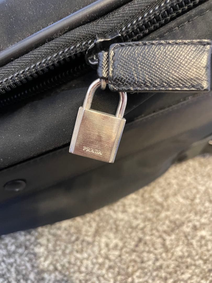 プラダ　スーツケース　PRADA
