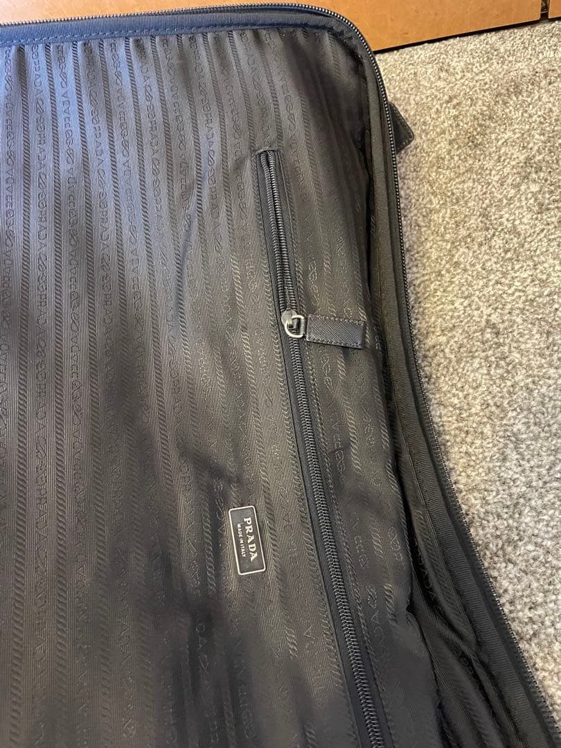 プラダ　スーツケース　PRADA