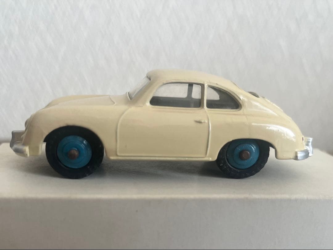 ディンキー　ポルシェ356 ミニカー