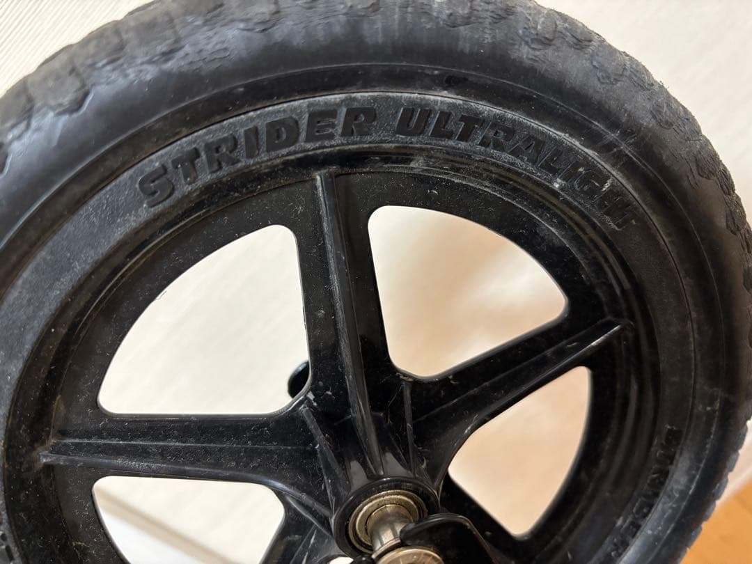 STRIDER ストライダー スポーツモデル　レッド 12インチ