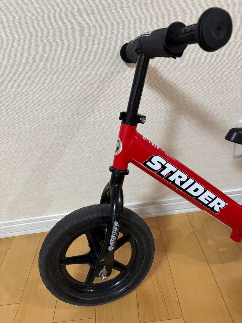 STRIDER ストライダー スポーツモデル　レッド 12インチ