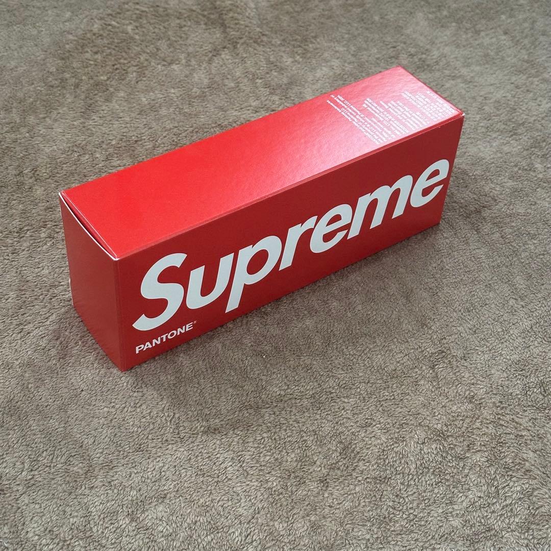 Supreme®/Pantone® Formula Guide