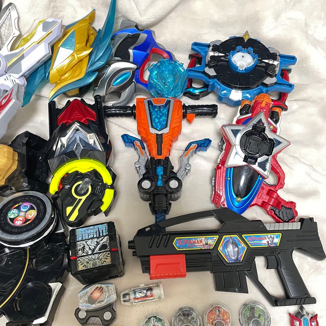 ウルトラマン　仮面ライダー　変身ベルト