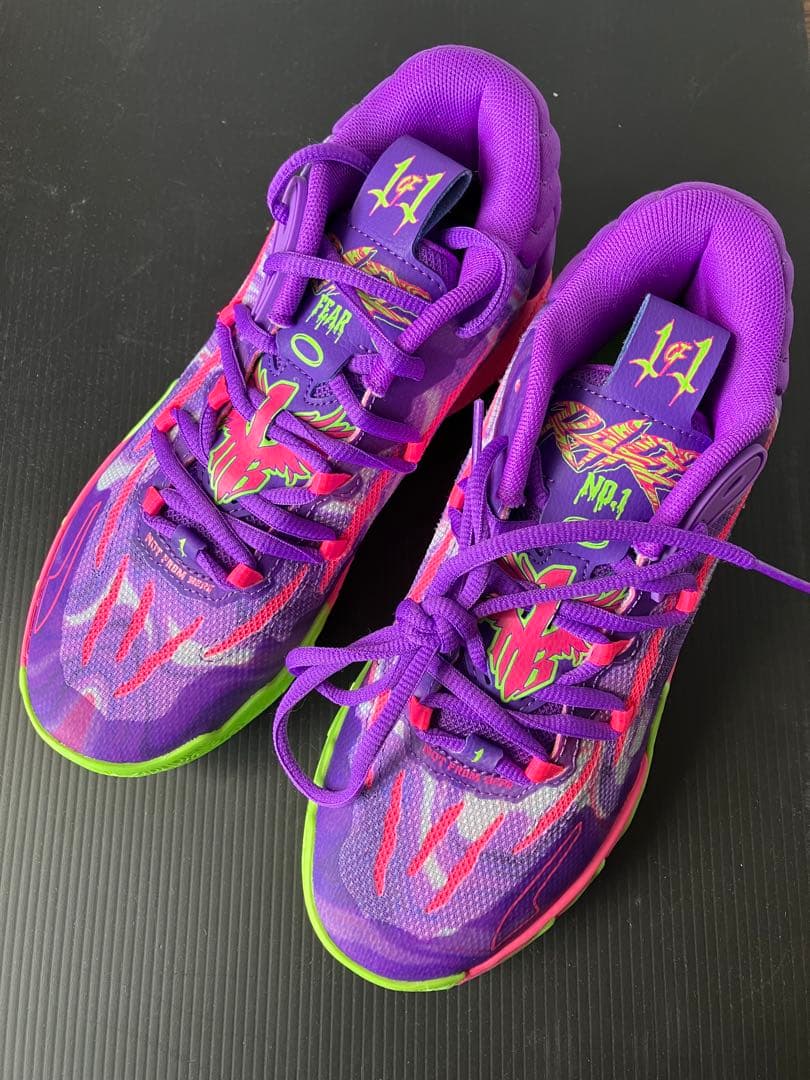 PUMAバスケットボールシューズ パープル/グリーン/ピンク