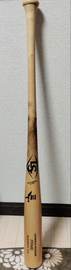 ルイスビルスラッガー硬式木製バット