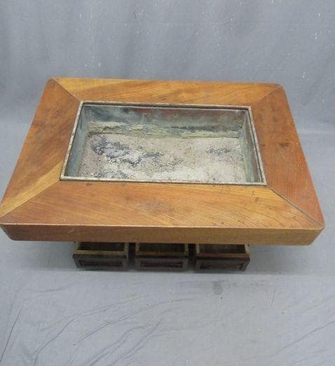 枠が分厚く重厚感のある欅長火鉢 [B33429]