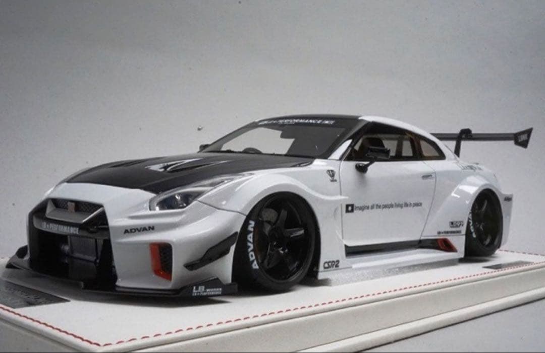 新品LBーSilhouette WORKS GT NISSAN 35GT- RR