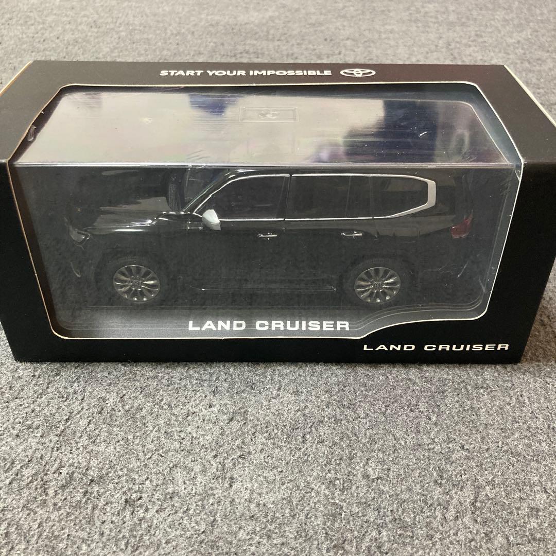 ラスト１点、ランドクルーザー 300 ミニカー 1/30