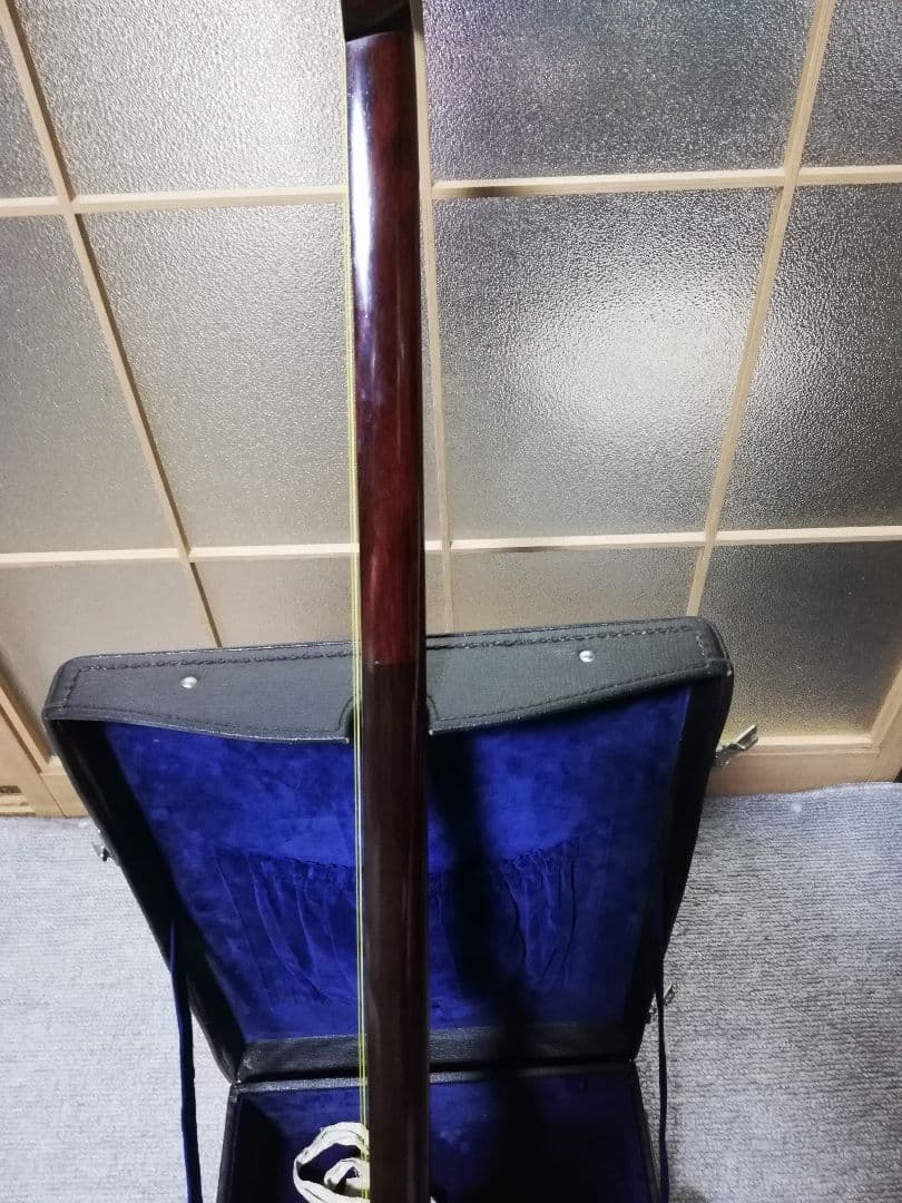 三味線本体と専用ケース