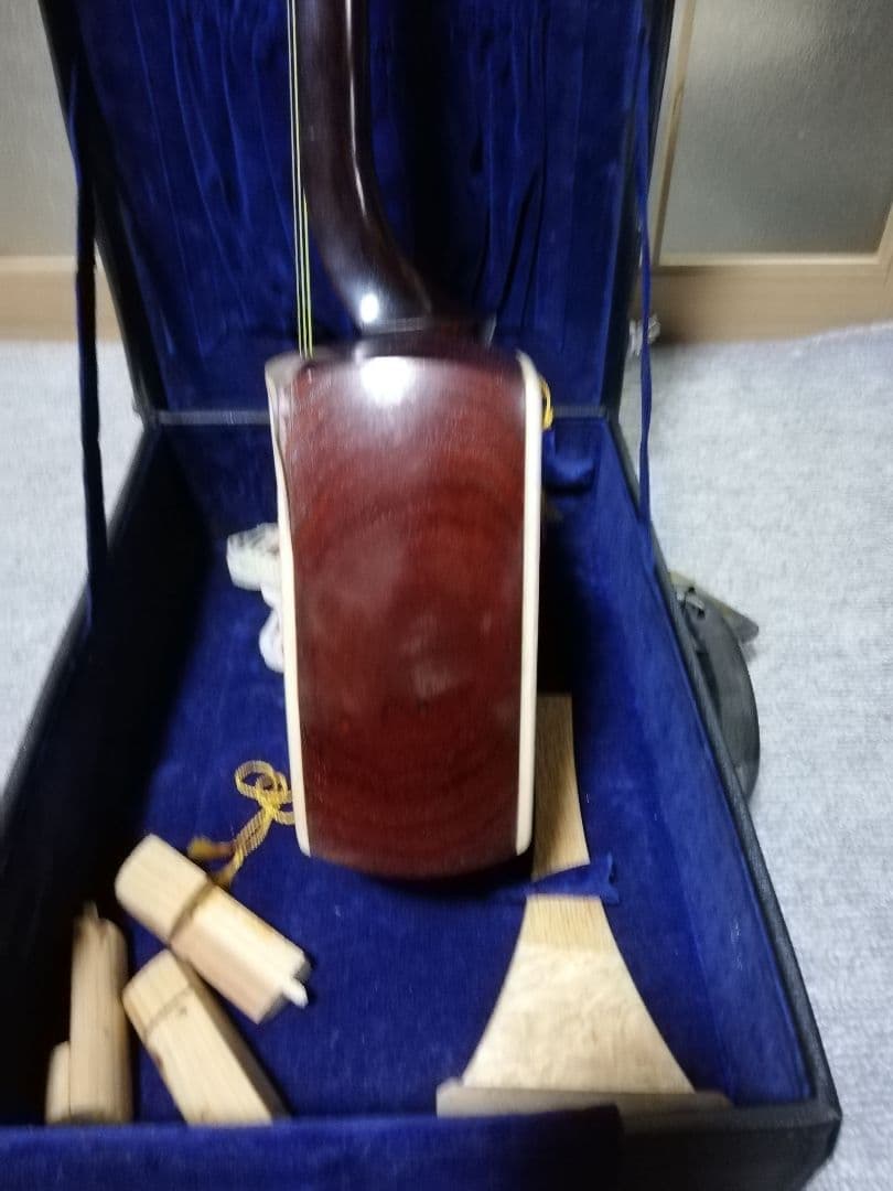 三味線本体と専用ケース