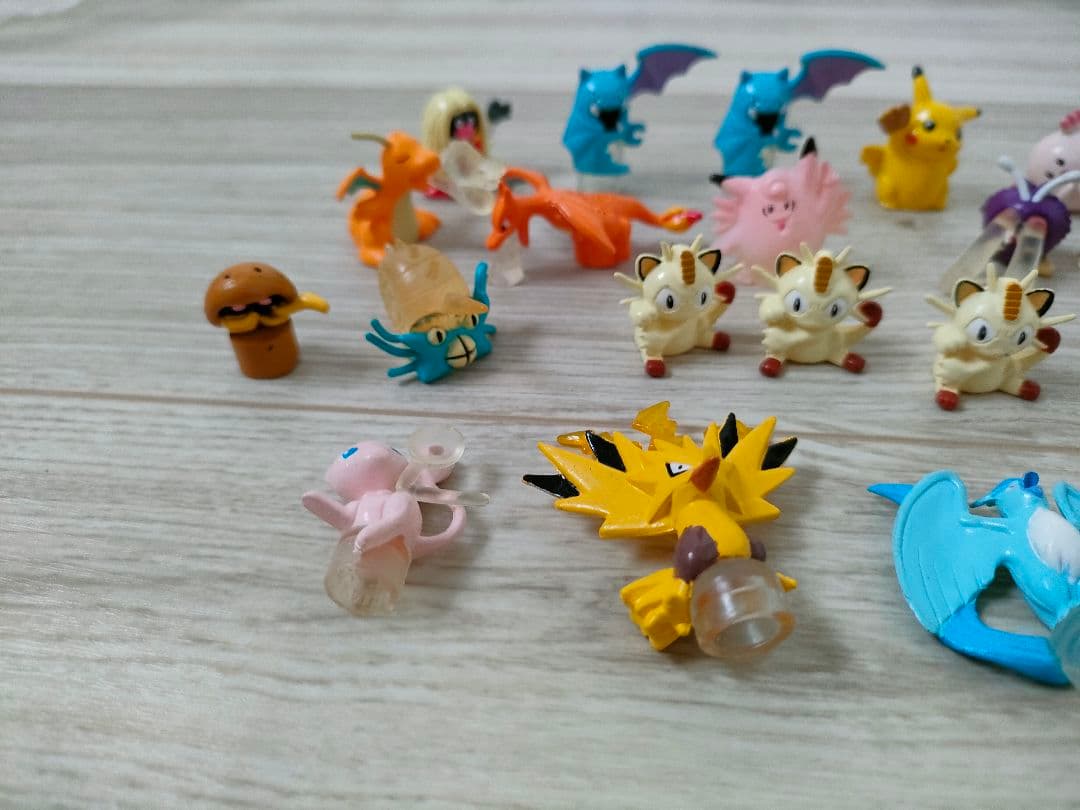 ポケモン フィギュア ガチャガチャ 必殺技 フルカラー レトロ