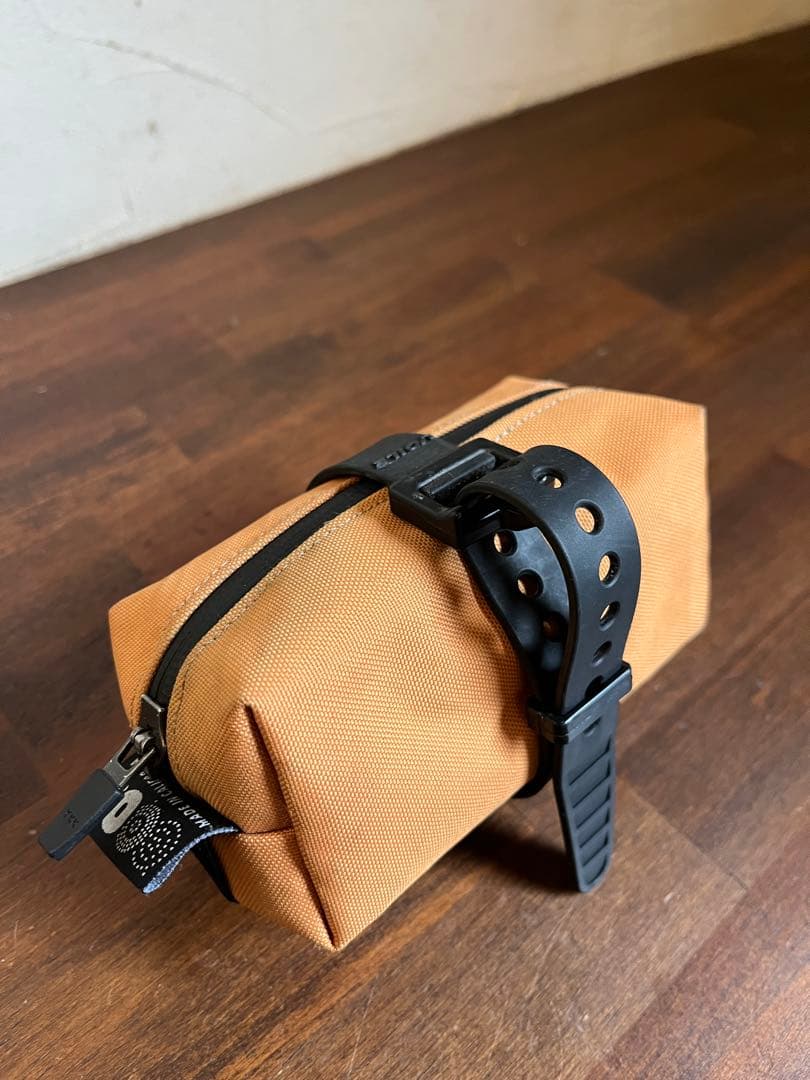 OUTER SHELL ADVENTURE ミニサドルバッグ