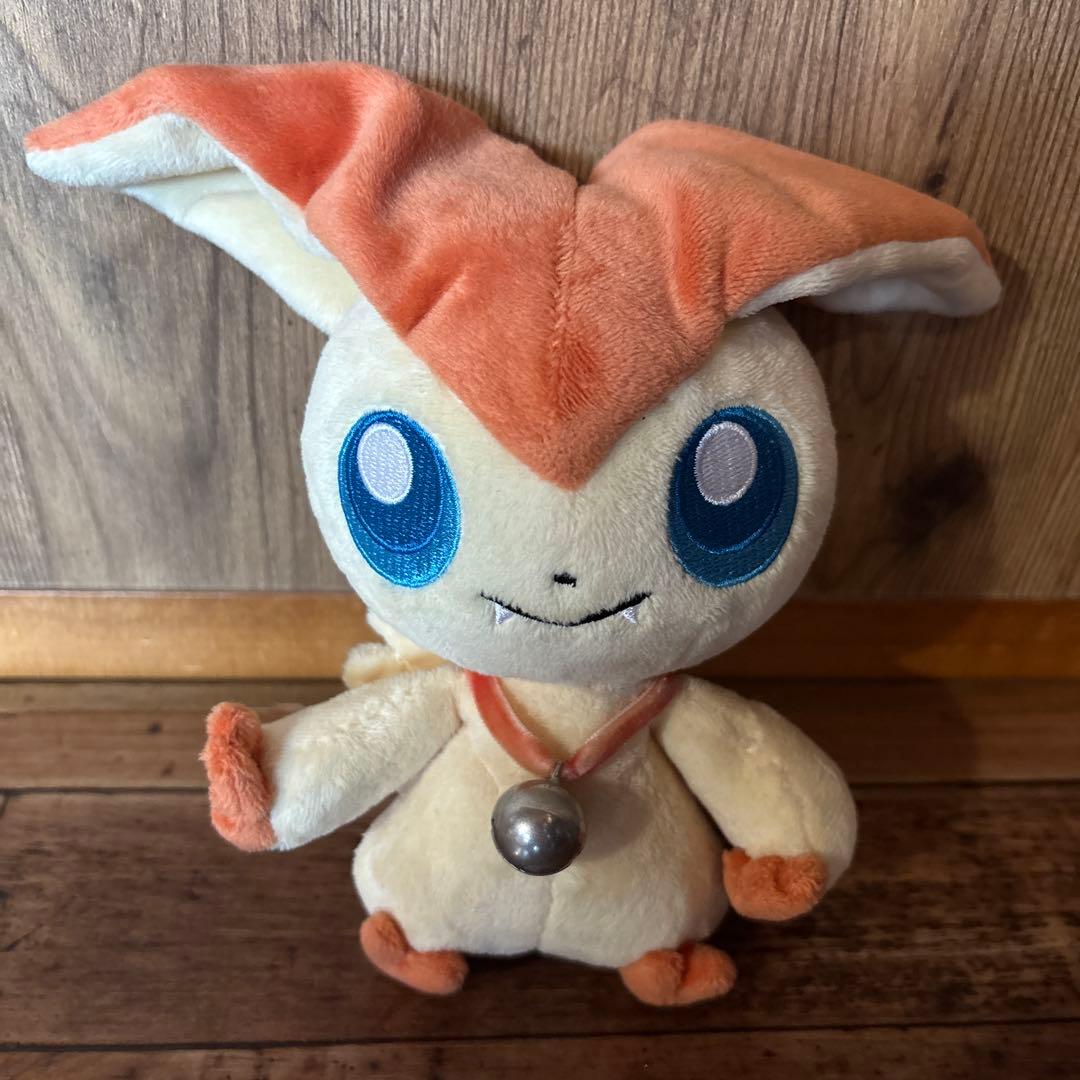 【レア】 やすらぎのすず　ビクティニ　ぬいぐるみ ポケモンセンタートウホク　鈴