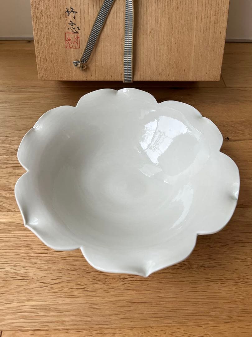 川瀬竹志造 白磁花輪花鉢 共箱　作家物