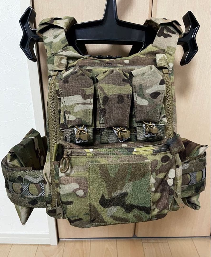 高品質レプ　新品　FCPC V5 プレキャリ　バックパネル　カンガルーポーチ