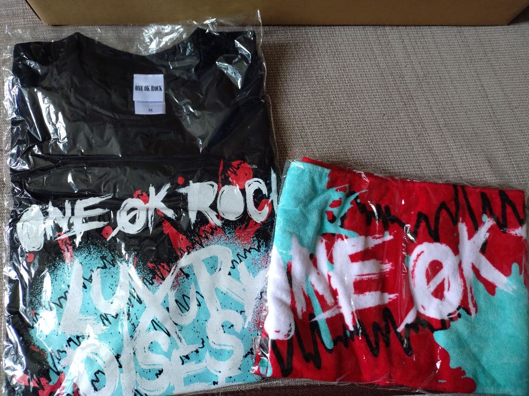 ワンオク Tシャツ、タオル