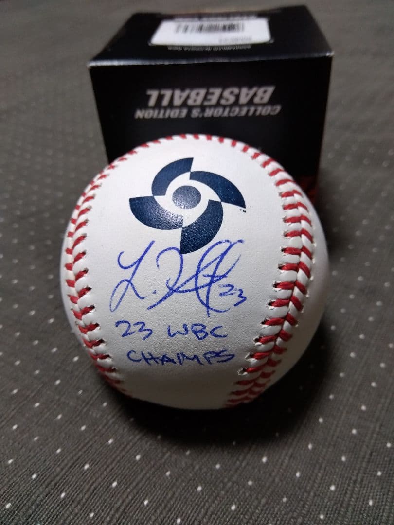 ラーズヌ゙ートバー選手直筆サインボール　ＷＢＣ公式球