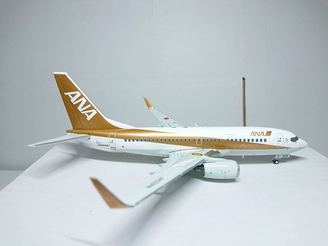 JC WINGS 1/200 B737-781 ANA ゴールドジェット