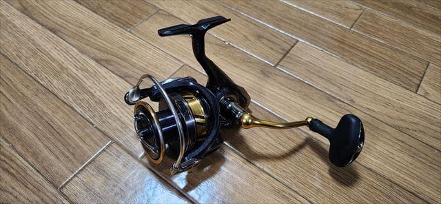 DAIWAダイワ_18LEGALISレガリスLT5000D-CXH