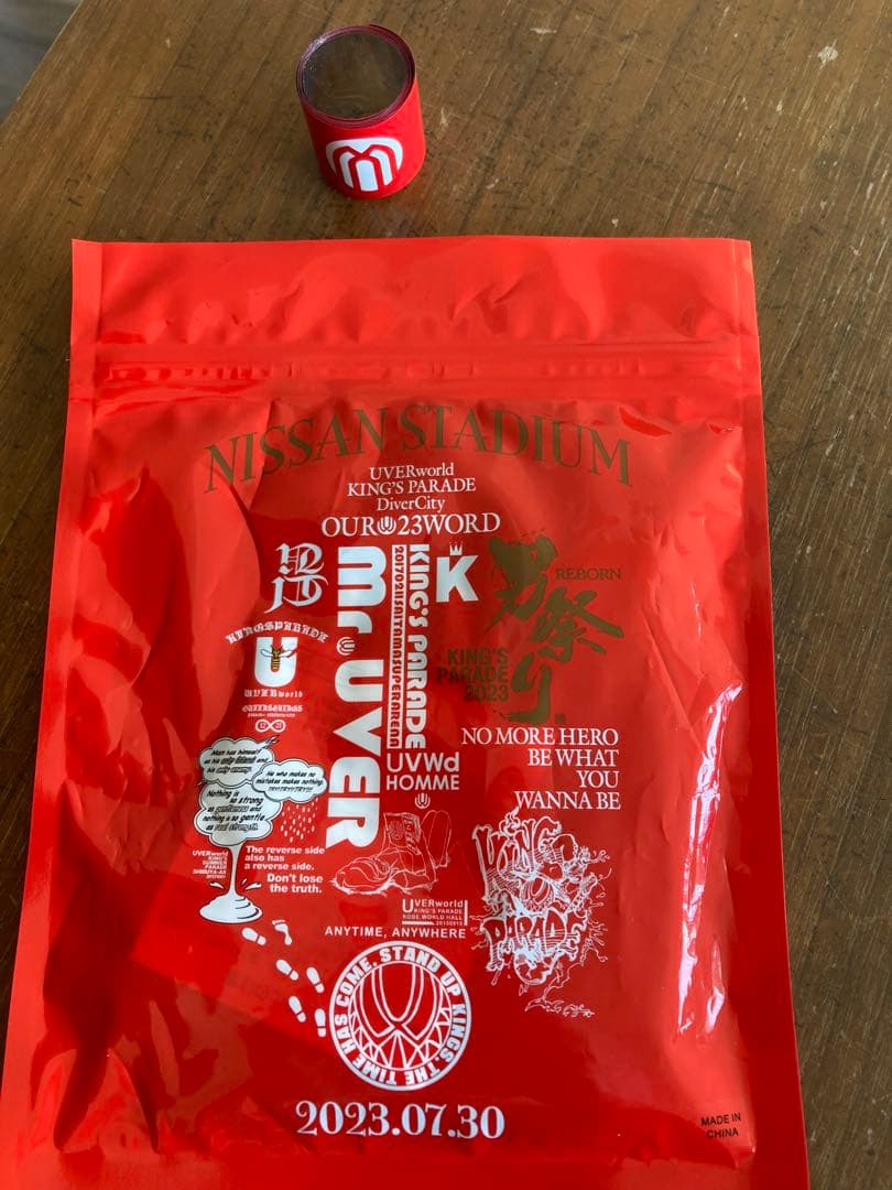 UVERworld 男祭り　日産スタジアム　グローブ　銀テ