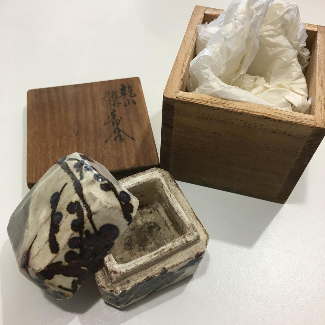 乾山・梅図・香合・尾形乾山