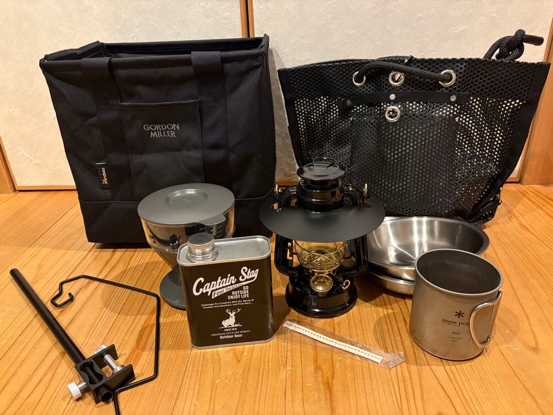 キャンプ用品まとめ売り　オイルランタン、オイル缶、収納ボックス、チタンマグなど