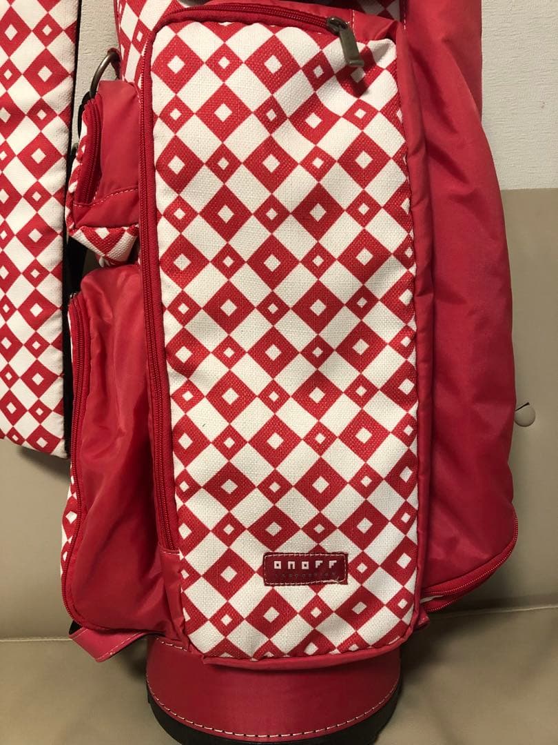 送料込み】超激レア　数量限定販売　オノフ　ONOFF キャディバッグ　レディース