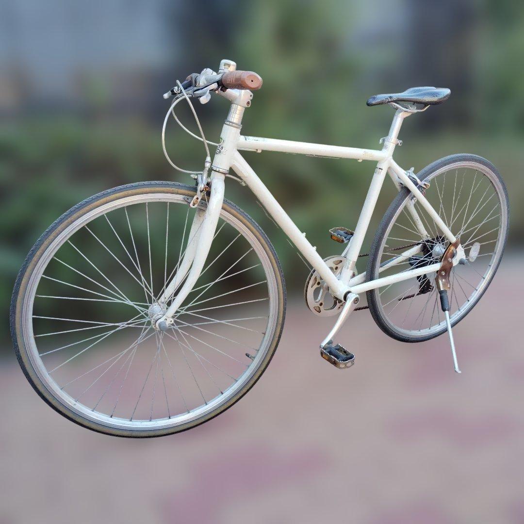 Sfieda 700C 7段変速付きのクロスバイク