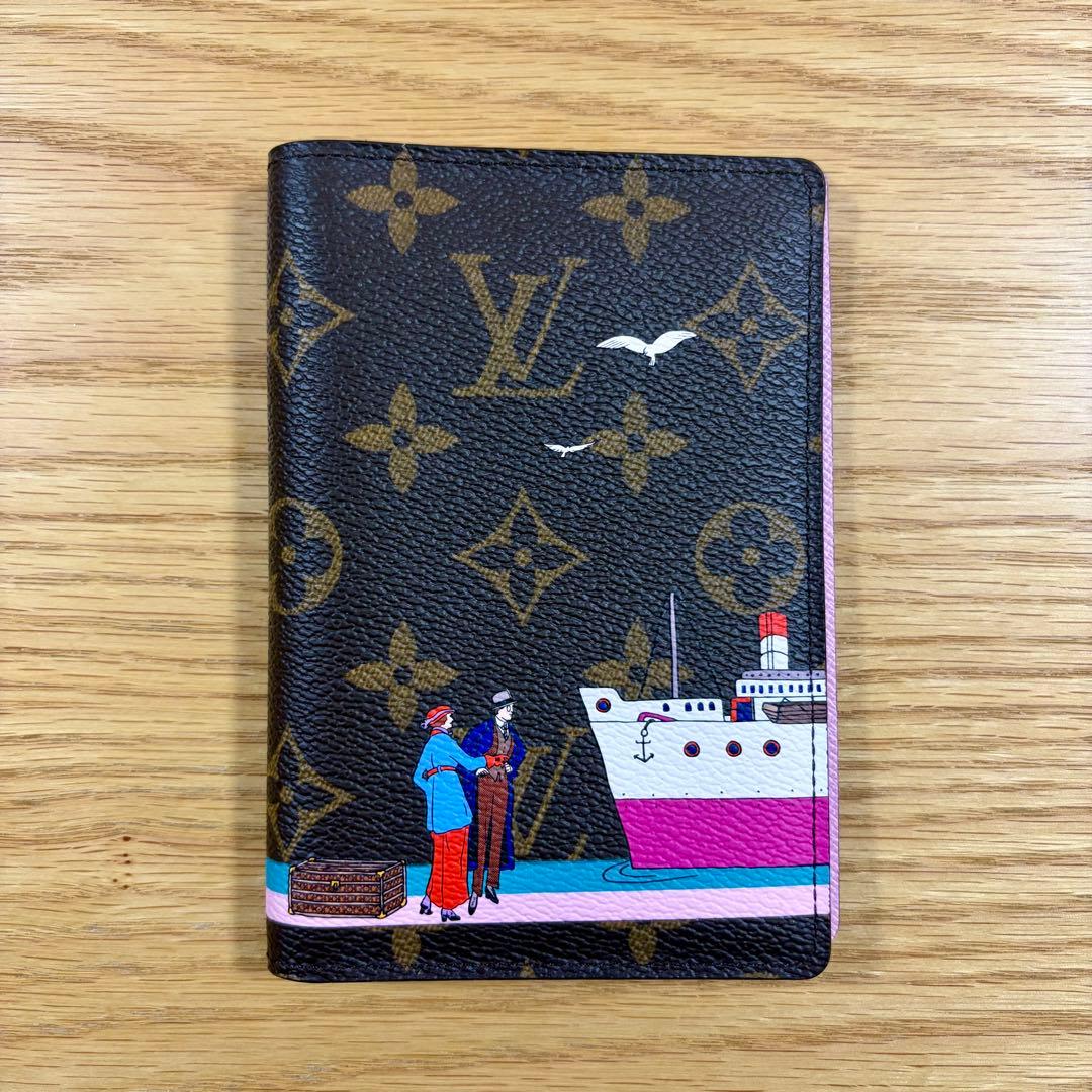 LOUIS VUITTON パスポートカバー　限定デザイン　ルイヴィトン