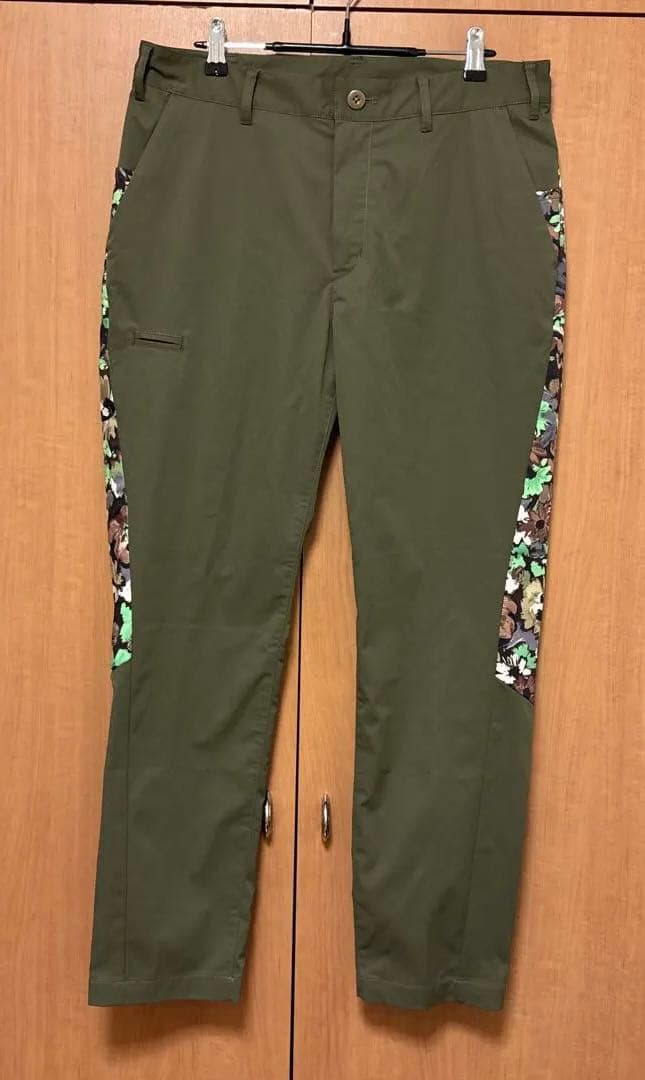 BEAMS GOLFオレンジレーベルフラワーカモプリントストレッチパンツ