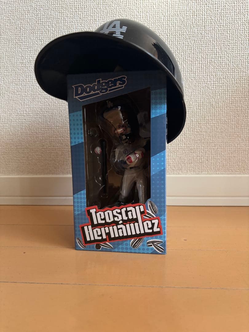 【新品未開封】ドジャース　テオスカー・ヘルナンデス　ボブルヘッド ヘルメット付き