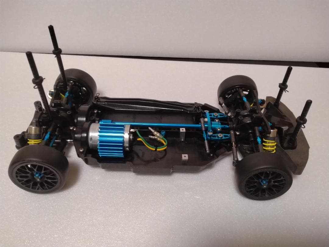 タミヤ　TT02シャーシ　WRXボディ付き