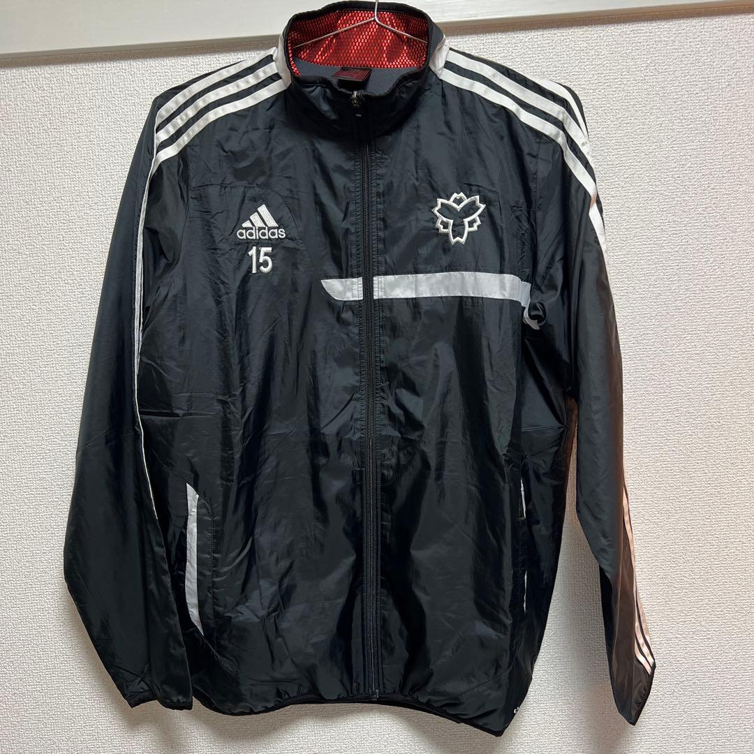 日体大　サッカー　ピステ上下