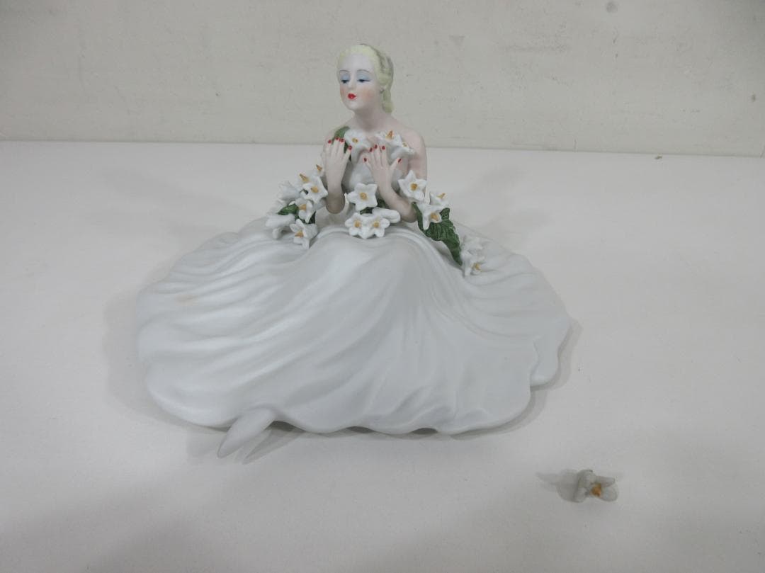 0907W ルイ・イカール リリー 磁器 フィギュア 欠けあり