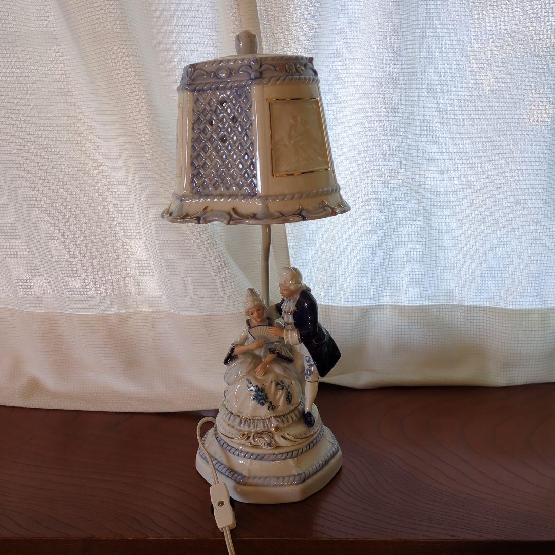 更に値下げ！アンティーク　ロココスタイル 陶器製ランプ 男女フィギュア付き
