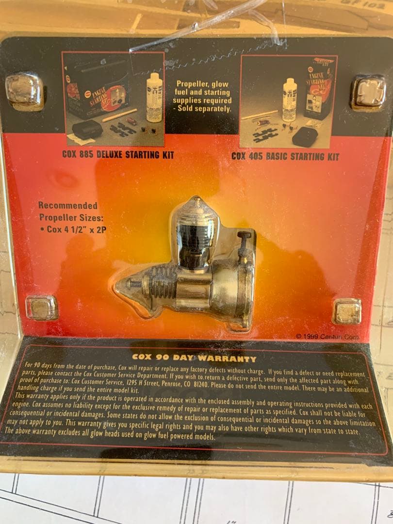 cox020エンジンと020エンジン用組立キット