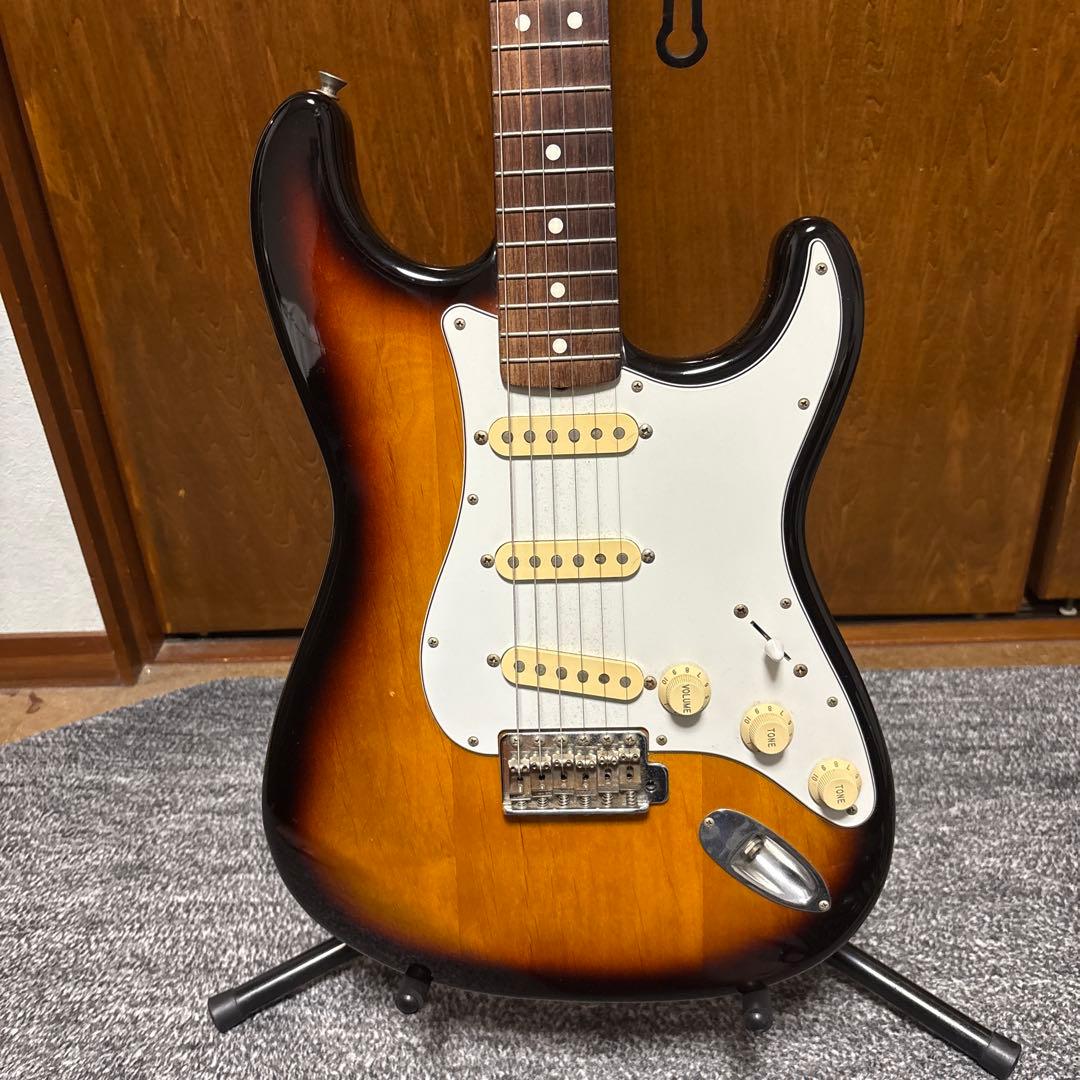 Fender Stratocaster サンバースト 年内末迄のの出品