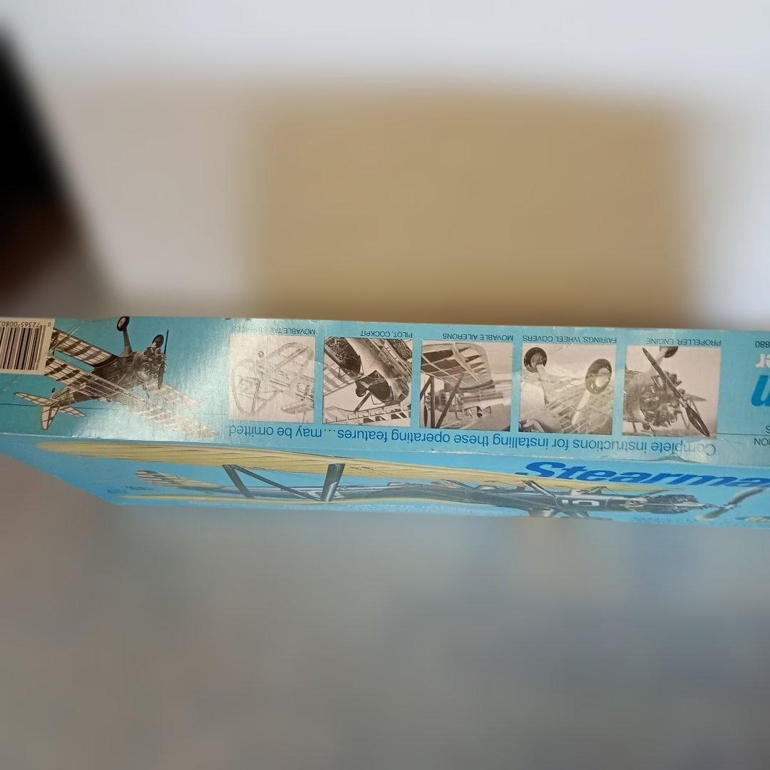 Guillow社　ステーマンPT-17 バルサ材ゴム飛行機　未使用品