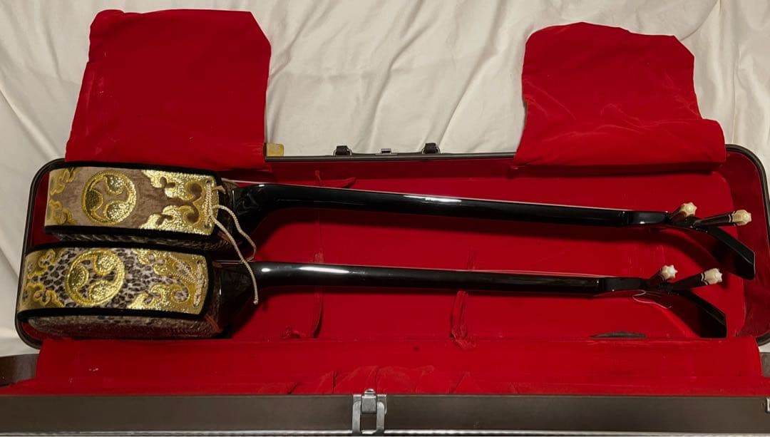 三線 ヘビ皮 2本　ケース付き　難あり