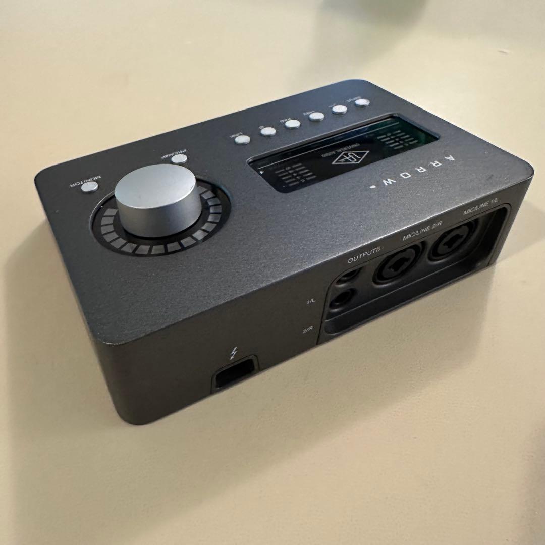 Universal Audio Arrow 本体　ケースおまけ付き