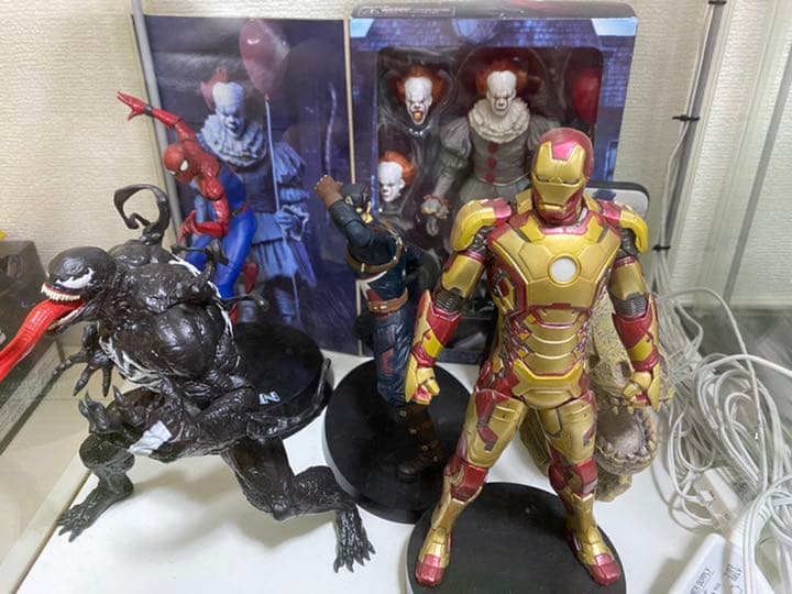 MARVEL スターウォーズ ドラクエ ドラゴンボール ワンピースガチャガチャ