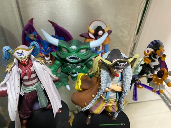 MARVEL スターウォーズ ドラクエ ドラゴンボール ワンピースガチャガチャ