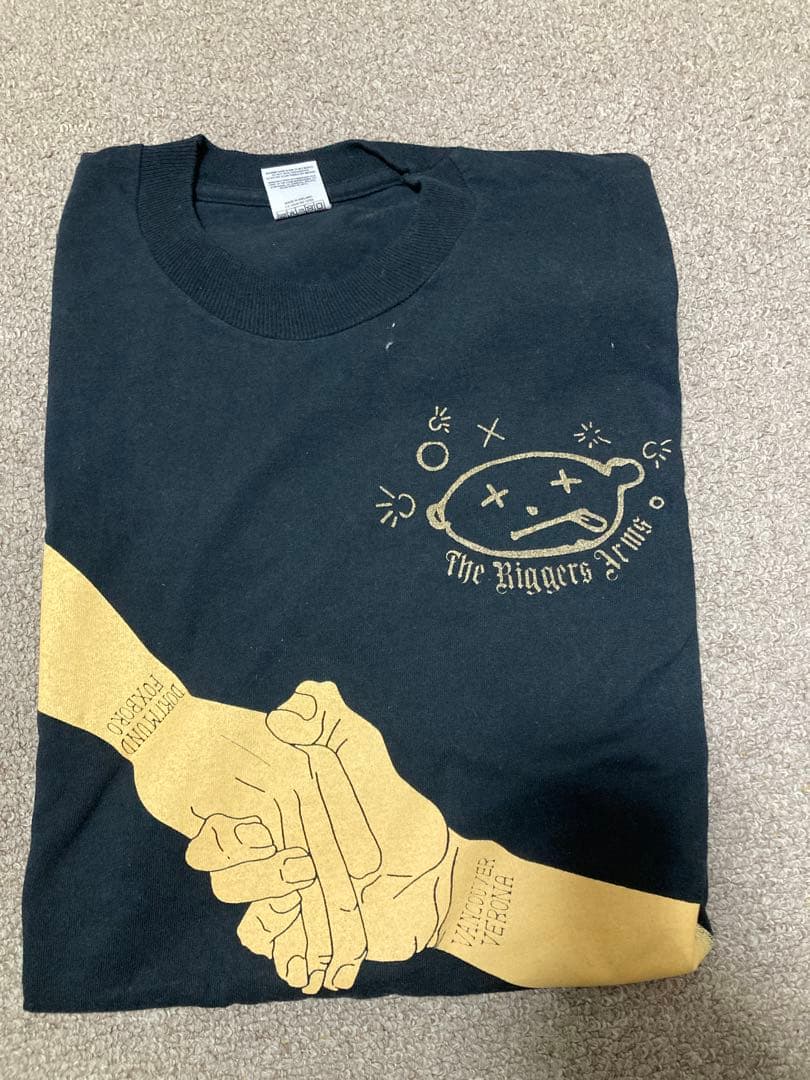 The Biggers' Arms Tシャツ