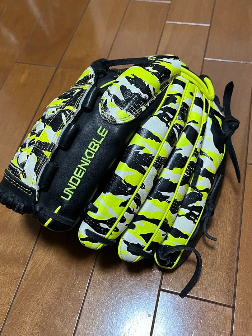 アンダーアーマー 軟式 グローブ 迷彩柄