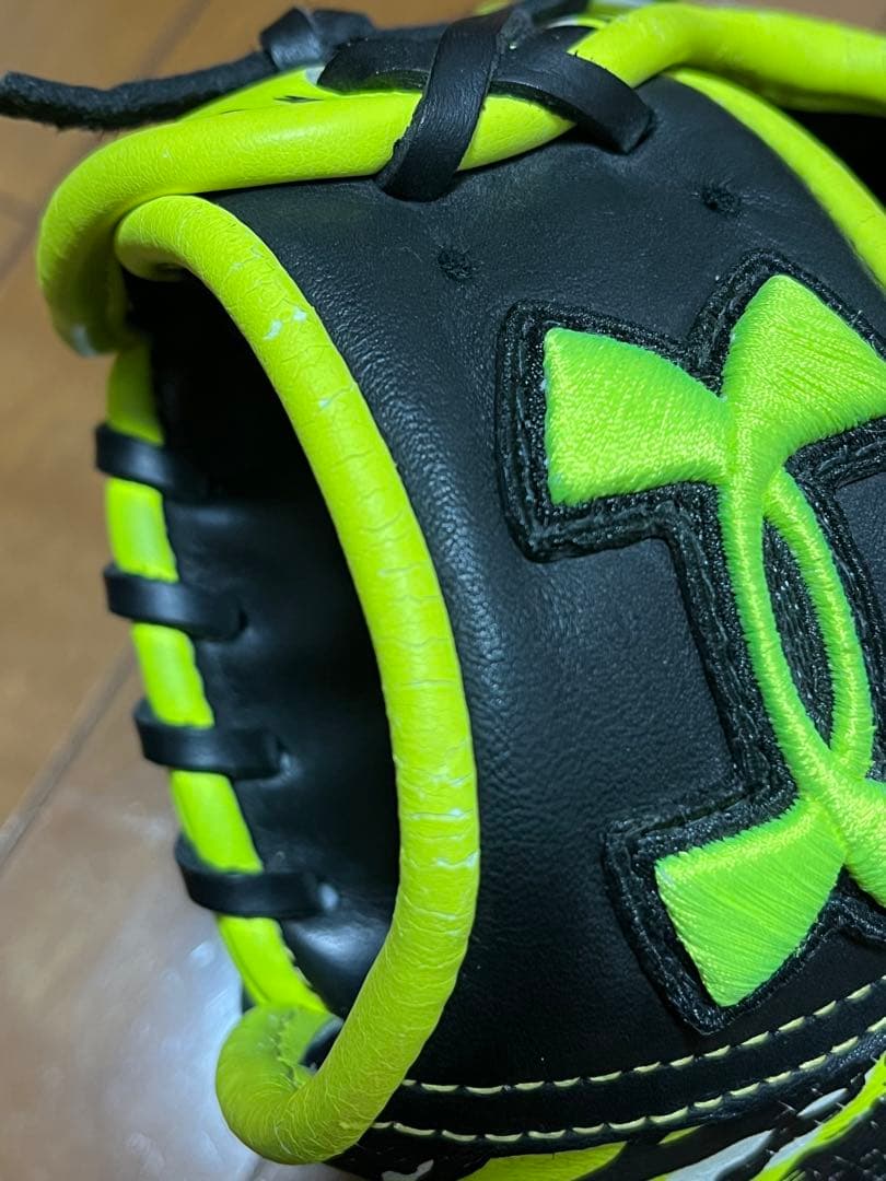 アンダーアーマー 軟式 グローブ 迷彩柄