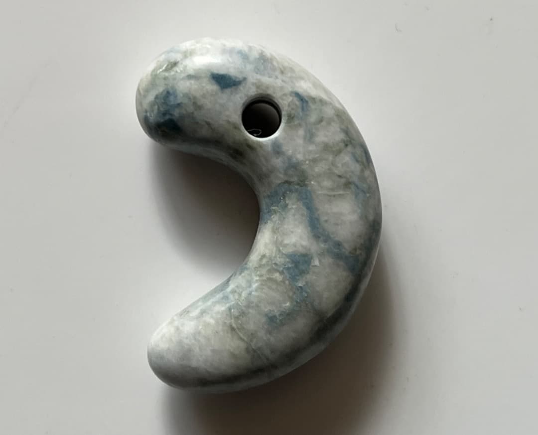 糸魚川　横川　青翡翠　勾玉