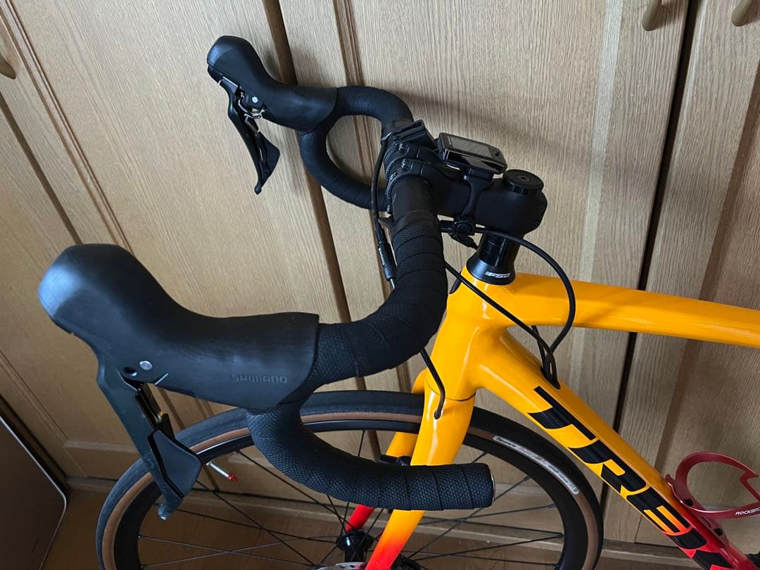 トレックエモンダALR4