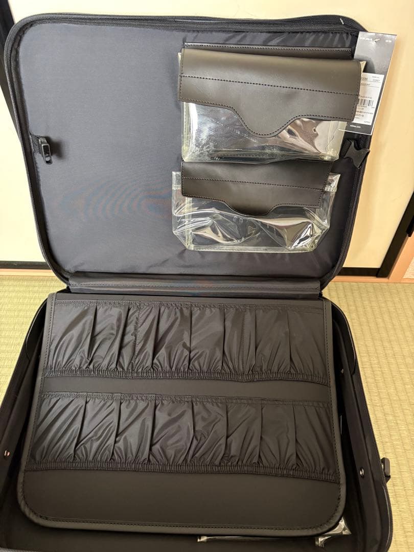 アディダス　FBメディカルケース