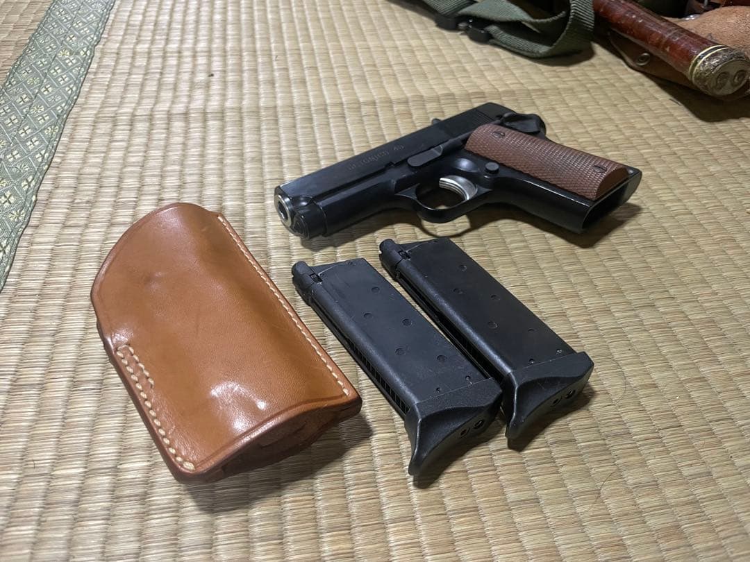 東京マルイ　デトニクス45　ガスブロハンドガン　スペアマガジン、ホルスター付き