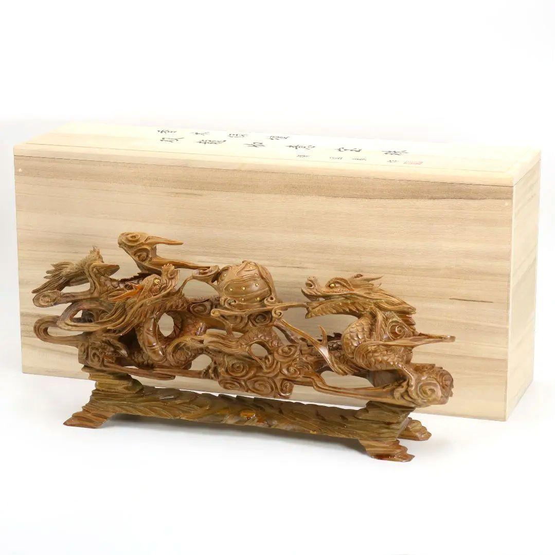 張 国良作　香木緑壇双龍如意宝珠　木彫　DO114